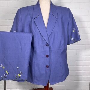 Amanda Smith II Skirt Suit Women 14W Periwinkle Floral Butterfly Embroidery‎